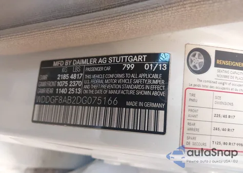 2013 Mercedes-Benz C 300 Sport 4Matic z USA, uszkodzony, nr VIN WDDGF8AB2DG075166